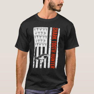 Shark Teeth Collecting Us Flag Shark Tooth Hunter T-Shirt