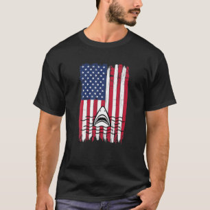 Shark Teeth Ocean Silhouette American Flag USA Pat T-Shirt