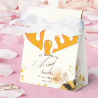 She found her honey Bee bridal shower Favour Box