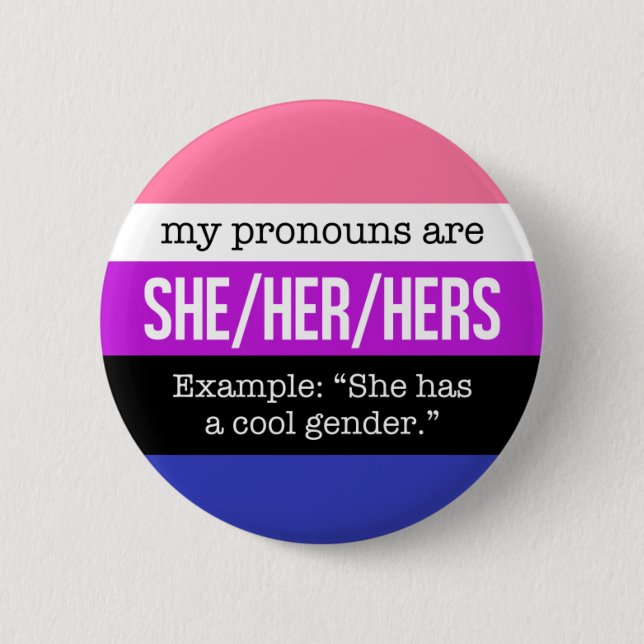She/Her Pronouns – Genderfluid Flag 6 Cm Round Badge (Front)