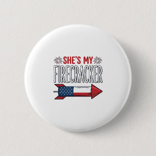 She’s My Firecracker Patriotic Couple Design_1 6 Cm Round Badge