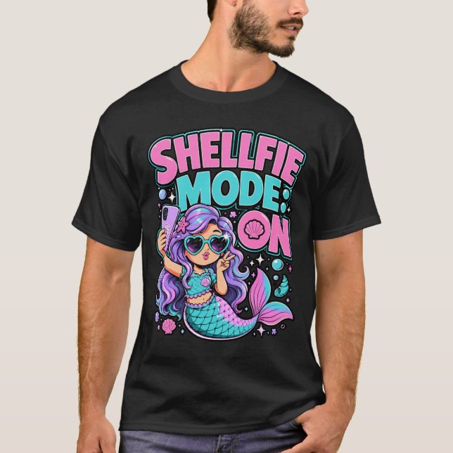 Shellfie mode on mermaid selfie ocean beach shell T-Shirt (Front)
