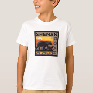 Shenandoah National Park   Mama Bear & Cubs T-Shirt