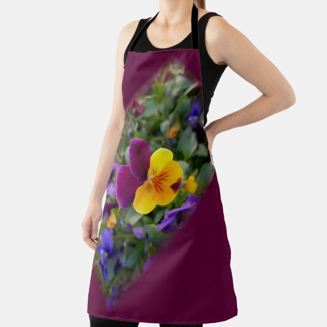 Shining pansies apron (Insitu)