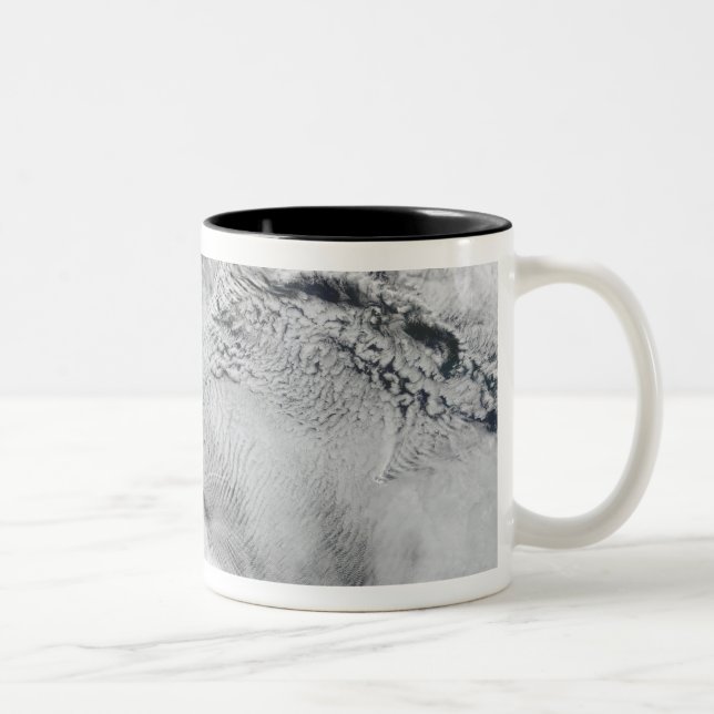 Ship-wave-shaped wave clouds Two-Tone coffee mug (Right)