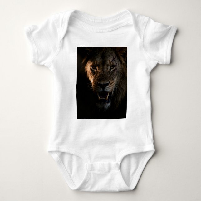 shirt with a lion (Front)