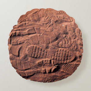 Shoe track round cushion