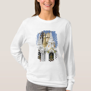 Shwedagon Pagoda (Paya), large temple site that 2 T-Shirt
