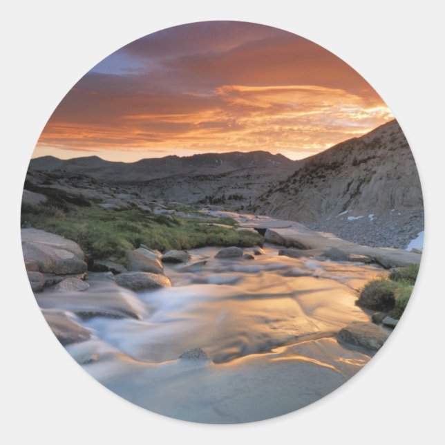 Sierra Wave over Yosemite Classic Round Sticker (Front)