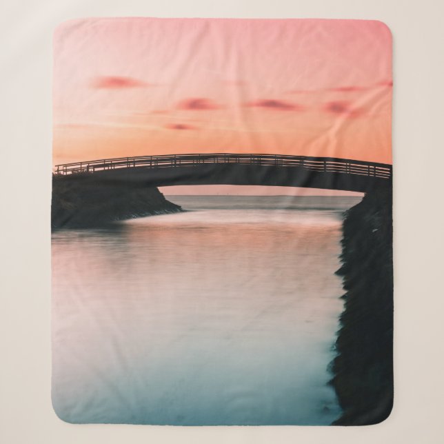 SILHOUETTE OF BRIDGE SHERPA BLANKET (Front)