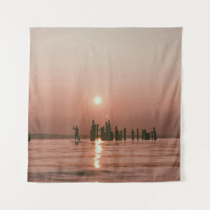 SILHOUETTE PHOTO OF PERSON HOLDING BOAT PADDLE SUR TAPESTRY