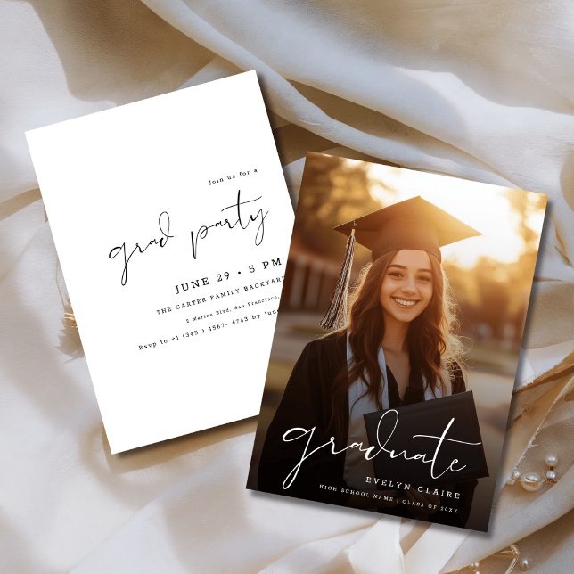 Simple 2025 Graduation Photo Announcement & Invite (Creator Uploaded)