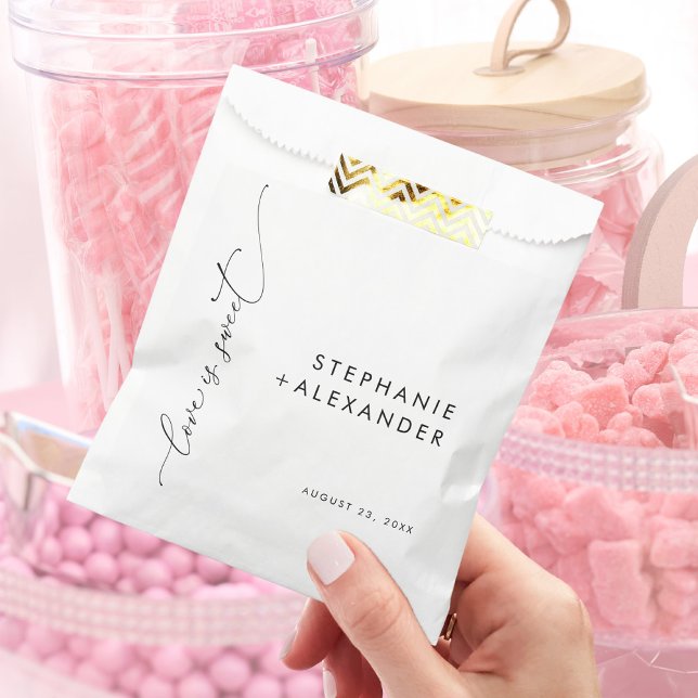 Simple Black and White Love is Sweet   Favour Bags (Creator Uploaded)