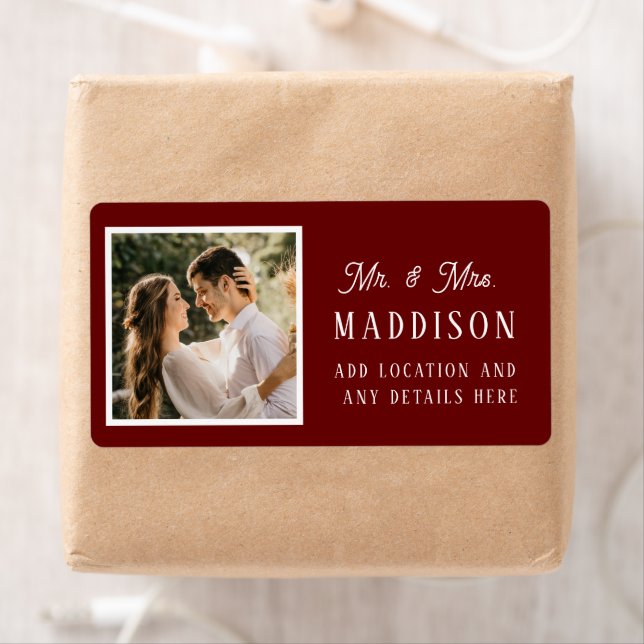 Simple Burgundy & White Wedding Photo (Insitu)