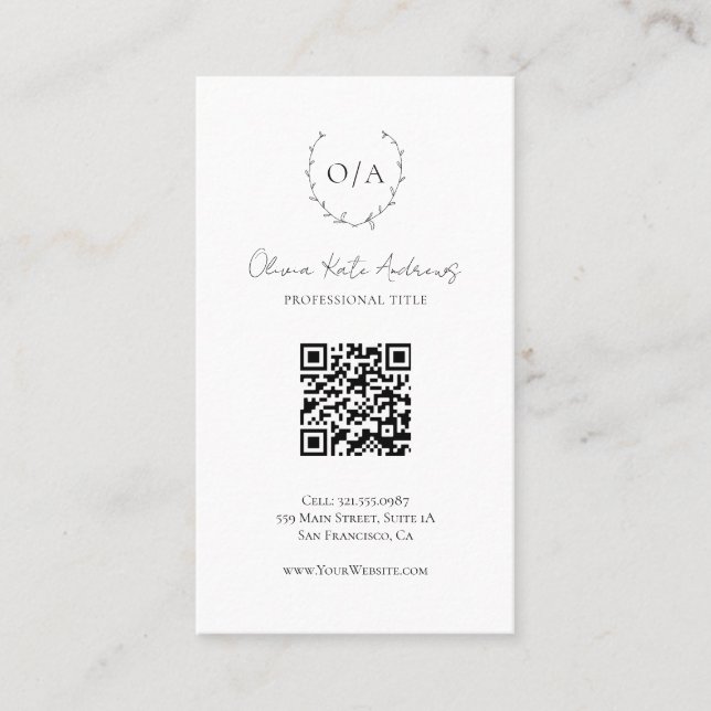 Simple Classic Monogram Wreath Elegant Business Card (Front)