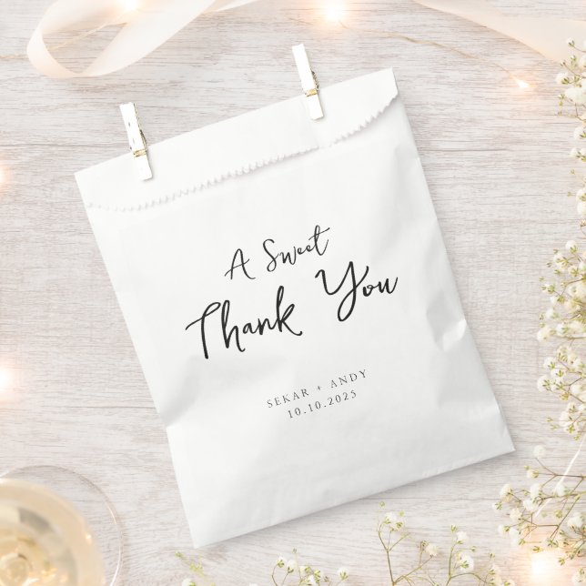 Simple elegant wedding favour bags (Clipped)
