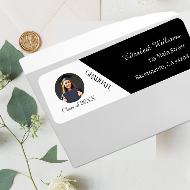 Simple Graduation Black and White (Creator Uploaded)