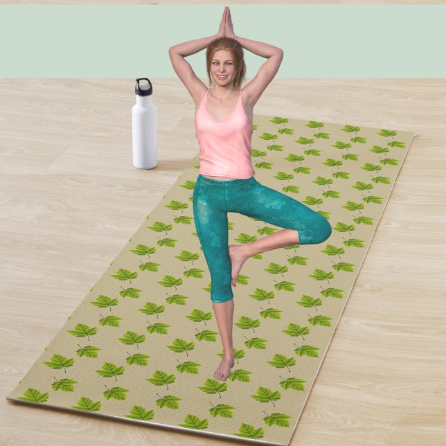 Simple Green Leaf Pattern on Beige Yoga Mat (Creator Uploaded)