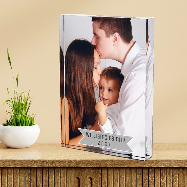 Simple Minimal Modern Custom Family Photo and Name (Creator Uploaded)