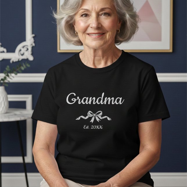 Simple Script Bow Grandma Est. Year  T-Shirt (Creator Uploaded)