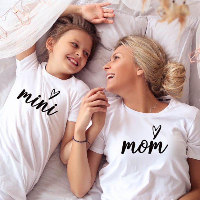 Simple script mum's mini heart T-Shirt (Creator Uploaded)