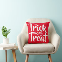 Simple Spooky Trick or Treat Halloween Family
