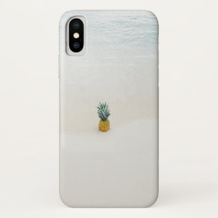 Single pineapple on the beach Case-Mate iPhone case