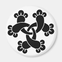 Six interlocking cloves