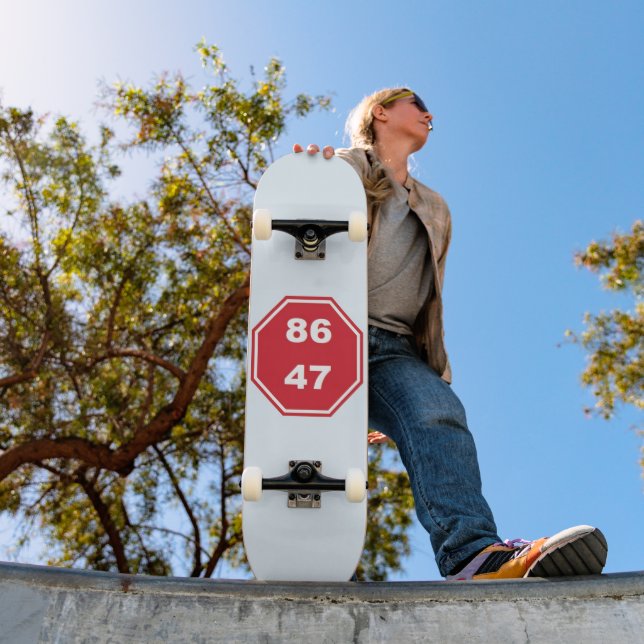 Skateboard (Outdoor 1)