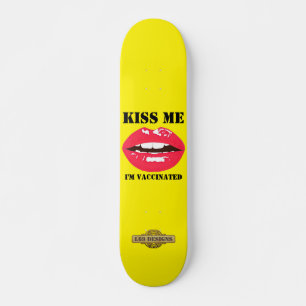 skateboard "KISS ME"
