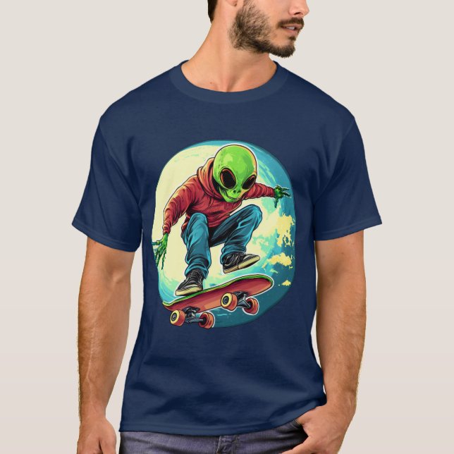 Skater Alien / Skateboarder T-Shirt (Front)