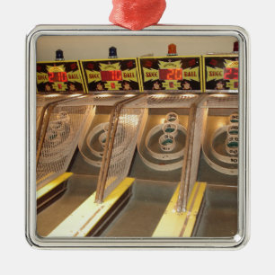 SKEE BALL! METAL TREE DECORATION