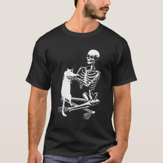 Skeleton Holding A Cat Shirt Lazy Halloween Costum