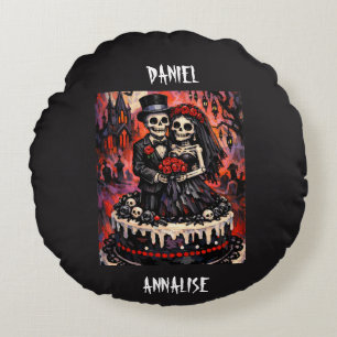 Skeleton Wedding, gothic Lovers Embrace Round Cushion