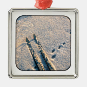 Ski track metal tree decoration