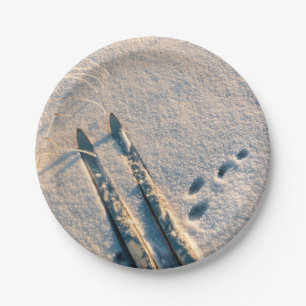Ski track paper plate