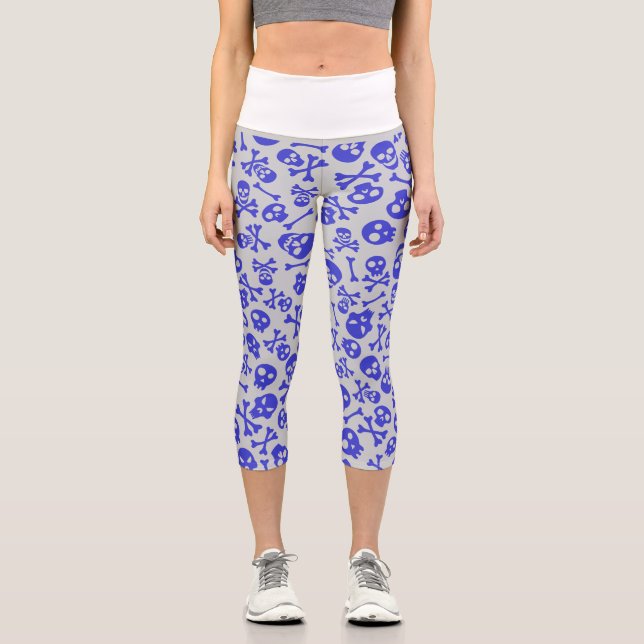 Skull and Crossbones Halloween Seamless Pattern Capri Leggings (Front)