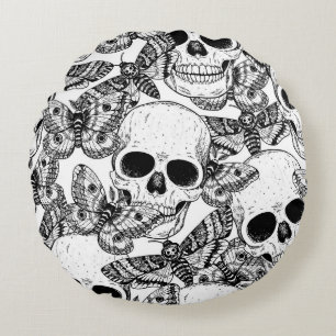 Skull, butterflies: hand-drawn vintage pattern round cushion