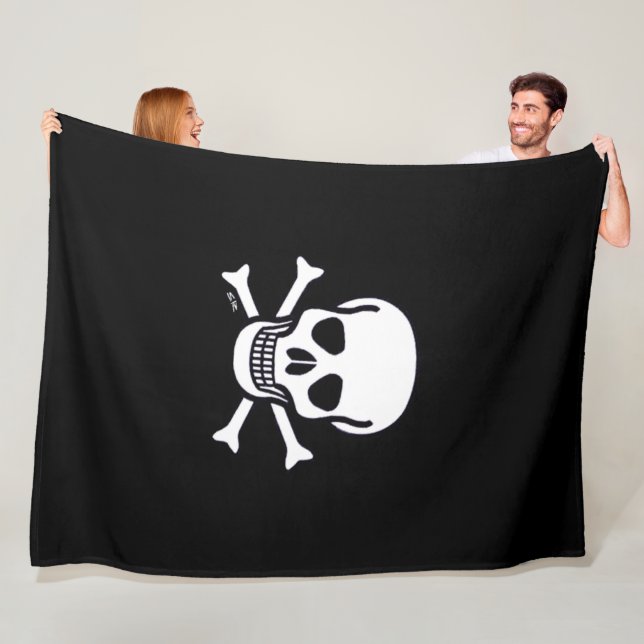 Skull n Bones fleece blanket (In Situ)
