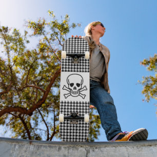 SKULL N CROSSBONES SKATEBOARD DECK 