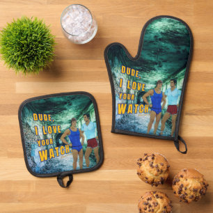 SlipperyJoe's dude love your watch LGBTQIA artisti Oven Mitt & Pot Holder Set