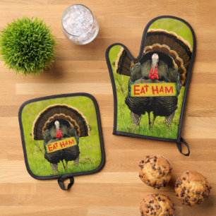 SlipperyJoe's proud turkey eat ham red wattle hang Oven Mitt & Pot Holder Set