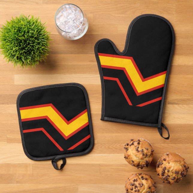 SlipperyJoe's rubber pride flag arrows chevrons st Oven Mitt & Pot Holder Set (Top Down)
