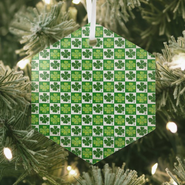 SlipperyJoe's Saint Patrick's Day four leaf clover Glass Tree Decoration (Insitu)