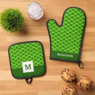Small Green Fish Scale Pattern Oven Mitt & Pot Holder Set