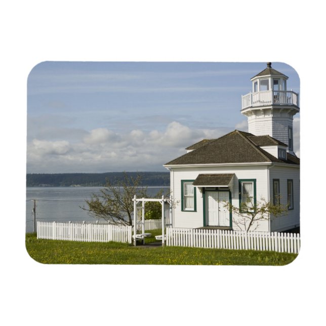 Small lighthouse in Port Townsend, WA Magnet (Horizontal)