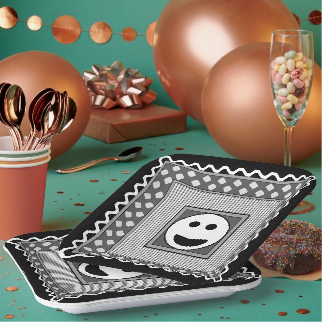 Smile Tile Party Plates in W&B (Multi)