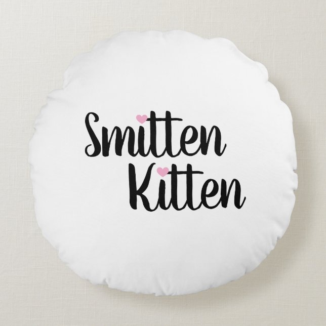 Smitten Kitten Cute Valentine’s Day Round Cushion (Front)
