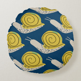 Snails silhouettes: yellow, pink pattern. round cushion