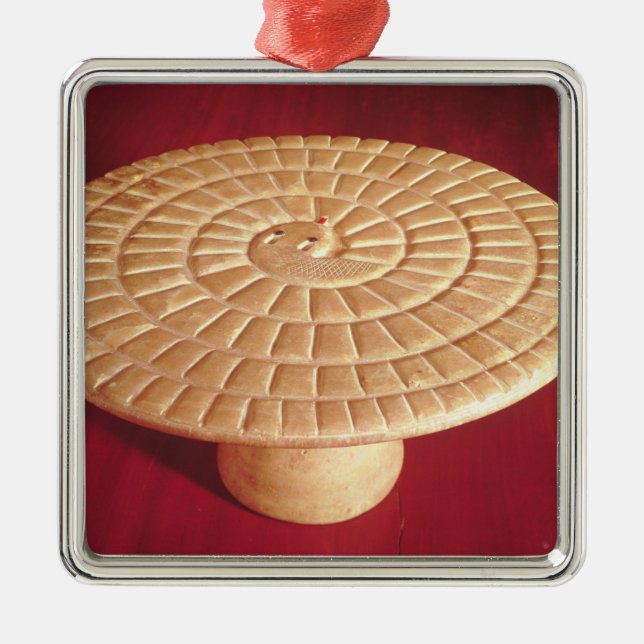 Snake shaped gaming board metal tree decoration (Front)